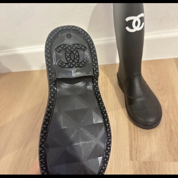 Chanel rain boots rubber - Picture 3 of 7